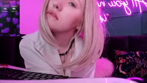 Monica online show from March 3, 4:25 am