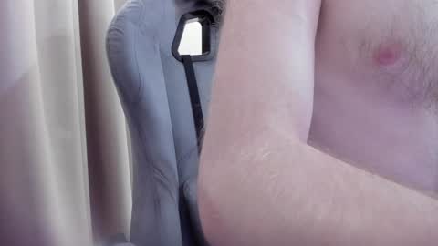 Snapshot of fluffycat_ chatting on December 17, 1:05 pm fluffycat online show from December 17, 1:05 pm