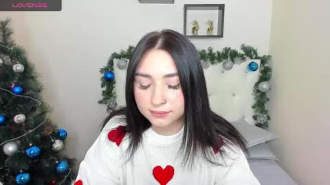 Snapshot of flufyfoxx chatting on December 15, 11:42 pm Lina online show from December 15, 11:42 pm