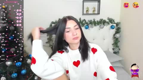 Snapshot of flufyfoxx chatting on December 16, 2:47 am Lina online show from December 16, 2:47 am