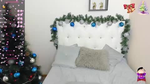 Snapshot of flufyfoxx chatting on December 30, 2:42 am Lina online show from December 30, 2:42 am