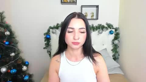 Snapshot of flufyfoxx chatting on January 2, 11:38 pm Lina online show from January 2, 11:38 pm