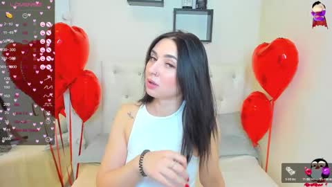 Snapshot of flufyfoxx chatting on February 13, 2:34 am Lina online show from February 13, 2:34 am