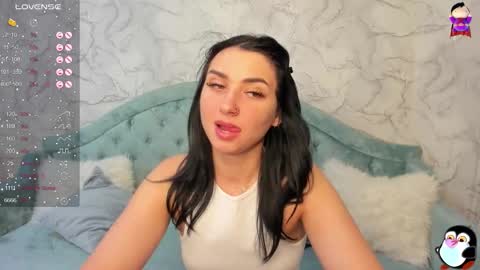 Snapshot of flufyfoxx chatting on October 16, 11:50 pm Lina online show from October 16, 11:50 pm