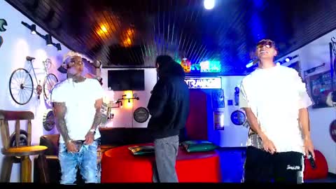 flyckers online show from April 7, 12:27 pm