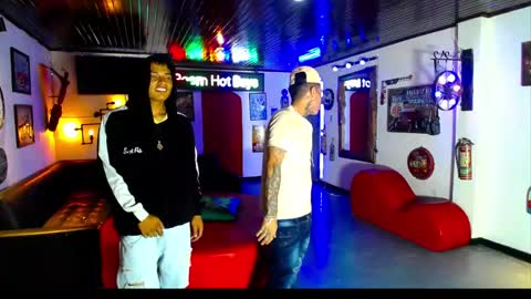 flyckers online show from April 10, 12:10 pm