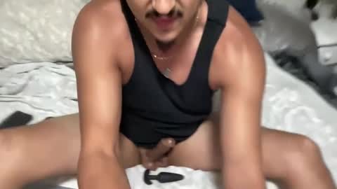 Snapshot of flyhigh40 chatting on September 18, 4:25 am Join me online and in Person Looking for company on camera. online show from September 18, 4:25 am