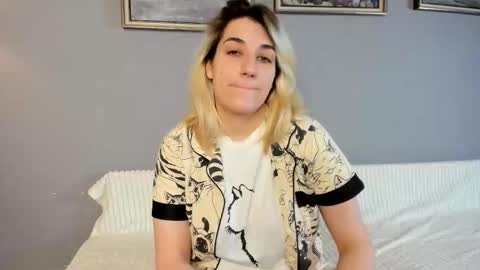 Snapshot of foamcascade chatting on December 15, 5:55 am Ellie online show from December 15, 5:55 am