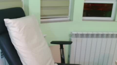 independent model online show from December 9, 8:54 pm