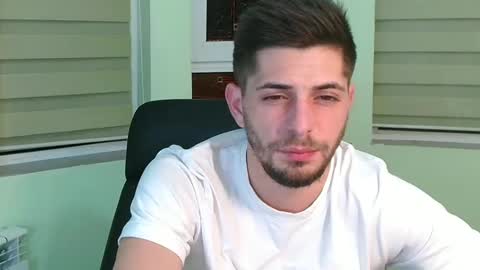 independent model online show from January 13, 8:37 pm