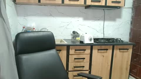 independent model online show from February 19, 12:46 am