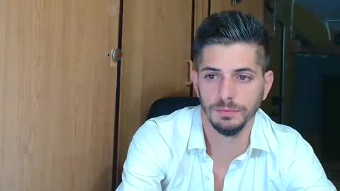 independent model online show from September 15, 6:30 pm