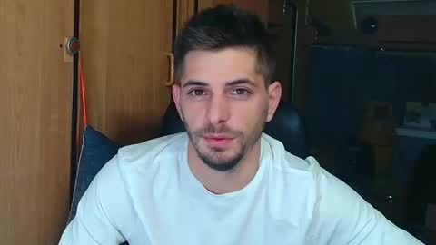 independent model online show from September 28, 5:07 pm