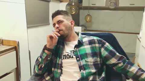 independent model online show from April 28, 5:29 pm