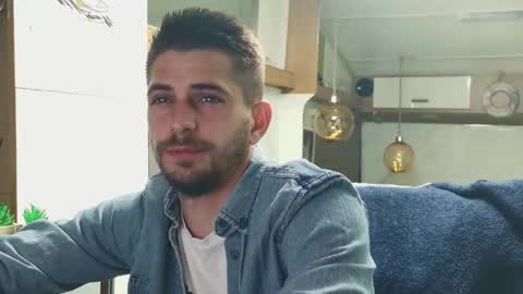 independent model online show from April 30, 6:36 pm