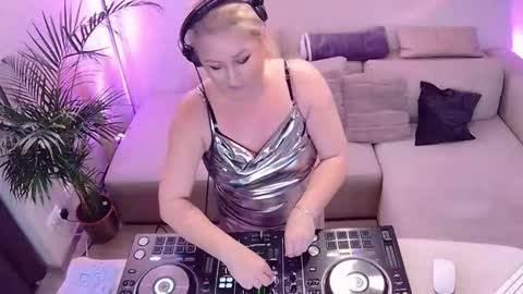 Forbidden Kitty online show from November 4, 9:47 pm