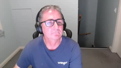 Snapshot of foreshore500 chatting on February 6, 3:20 pm Foreshore online show from February 6, 3:20 pm