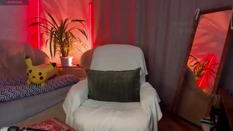     online show from November 5, 12:16 pm