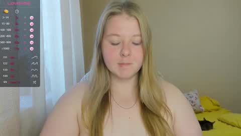 Snapshot of forever_cute chatting on September 29, 11:15 am Ann    online show from September 29, 11:15 am