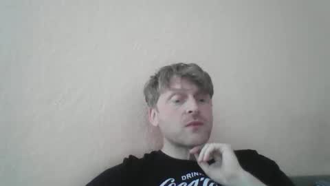 Snapshot of forgotten_lover chatting on April 24, 8:39 am forgotten_lover online show from April 24, 8:39 am