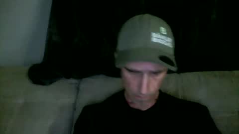 Snapshot of fouraide42 chatting on May 27, 3:47 am fouraide42 online show from May 27, 3:47 am