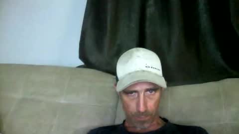 Snapshot of fouraide42 chatting on June 1, 6:37 am fouraide42 online show from June 1, 6:37 am