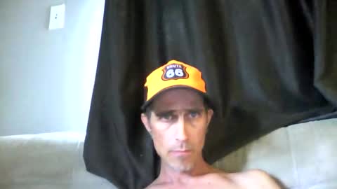 Snapshot of fouraide42 chatting on June 4, 10:16 pm fouraide42 online show from June 4, 10:16 pm