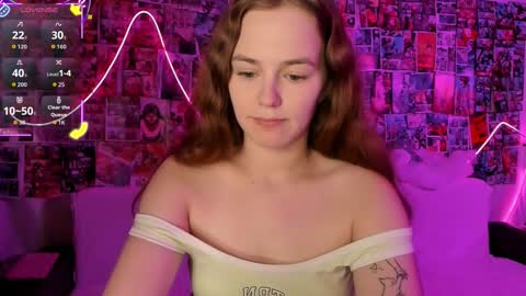 Snapshot of fox_lisaaa chatting on December 3, 8:29 pm Lisa online show from December 3, 8:29 pm