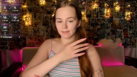 Snapshot of fox_lisaaa chatting on December 15, 6:34 pm Lisa online show from December 15, 6:34 pm