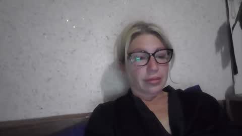 Snapshot of fox_red_lady7 chatting on June 3, 8:25 pm fox_red_lady7 online show from June 3, 8:25 pm