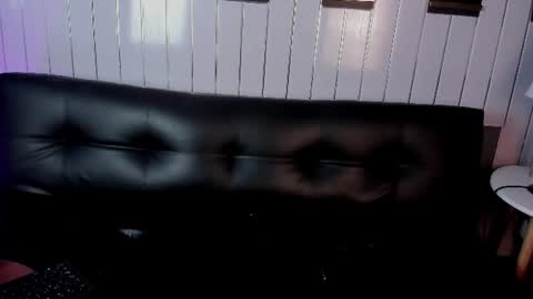 Snapshot of fox_white_ chatting on June 27, 12:22 pm . FOX WHITE . online show from June 27, 12:22 pm