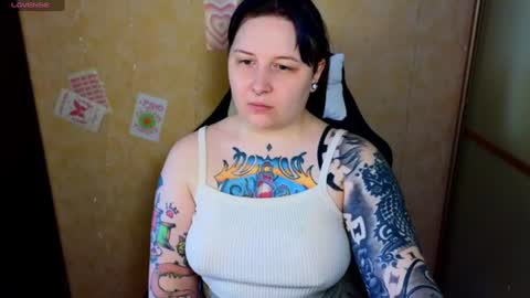 Snapshot of foxgirlandmerguis chatting on July 2, 6:41 am Belinda online show from July 2, 6:41 am