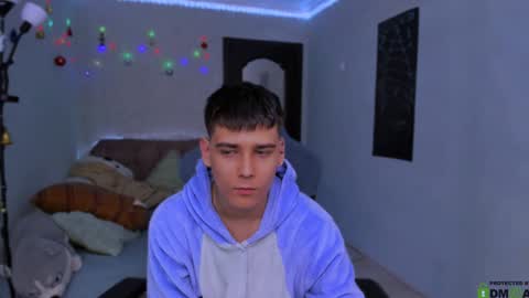 Foxicfu online show from January 9, 3:23 pm