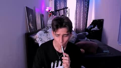 Foxicfu online show from March 8, 8:40 am