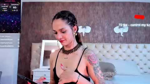 Snapshot of foxmegann chatting on July 8, 11:20 pm MeganFoxxy online show from July 8, 11:20 pm