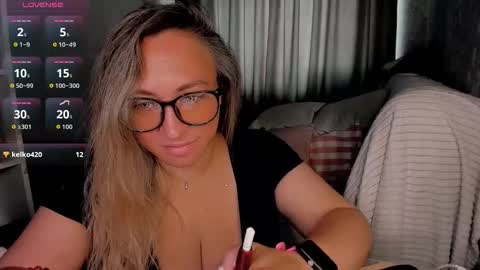 Snapshot of foxxxy__lady chatting on September 11, 1:49 am Kris online show from September 11, 1:49 am