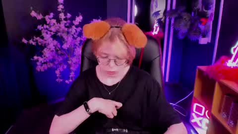 Snapshot of foxxxypolly chatting on June 26, 5:45 am Polly online show from June 26, 5:45 am