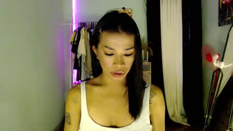 Snapshot of foxxygirly_ chatting on May 19, 9:04 am Eva Violet online show from May 19, 9:04 am