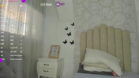 Snapshot of foxy200__ chatting on December 29, 10:47 pm Foxy online show from December 29, 10:47 pm