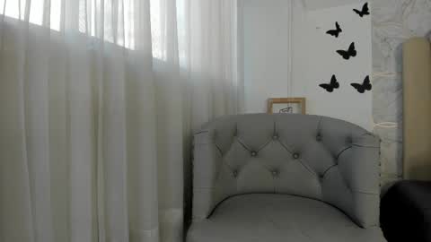 Snapshot of foxy200__ chatting on February 25, 10:39 pm Foxy online show from February 25, 10:39 pm
