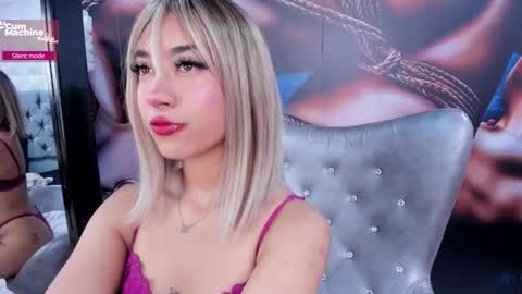 Snapshot of foxy_angelica chatting on December 17, 11:16 am Miss Angelica online show from December 17, 11:16 am