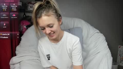 Foxy online show from February 22, 3:23 am