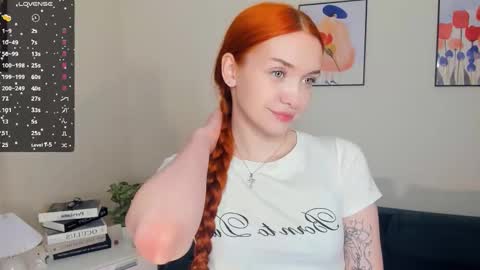 Snapshot of foxy_blush chatting on January 11, 7:08 pm Eva online show from January 11, 7:08 pm