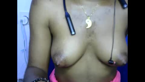 foxy_candy01 online show from April 12, 11:54 pm