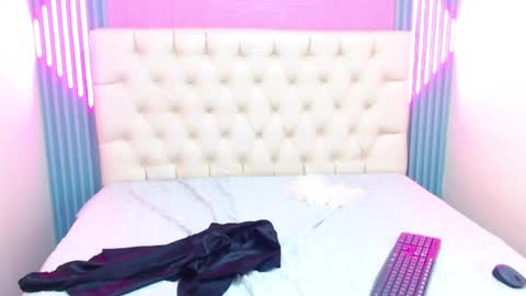 Ella online show from January 31, 6:14 pm