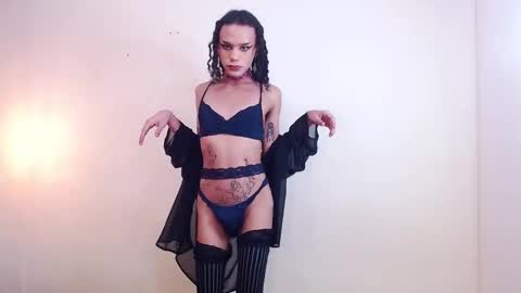 Ella online show from October 22, 4:18 pm