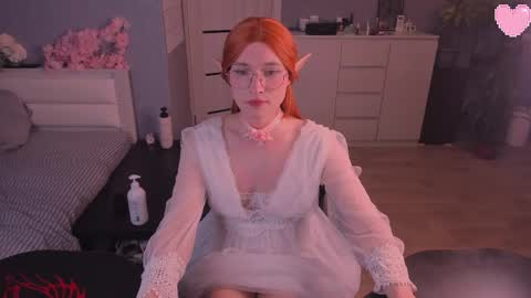 Snapshot of foxy_jpg chatting on May 9, 10:04 pm Sue online show from May 9, 10:04 pm
