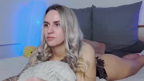 Snapshot of foxy_kimmi chatting on December 2, 6:41 am Foxy Kimmi online show from December 2, 6:41 am