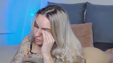 Foxy Kimmi online show from March 6, 3:25 am