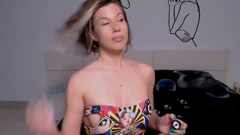 Snapshot of foxydevilish chatting on October 25, 9:42 pm Fox online show from October 25, 9:42 pm